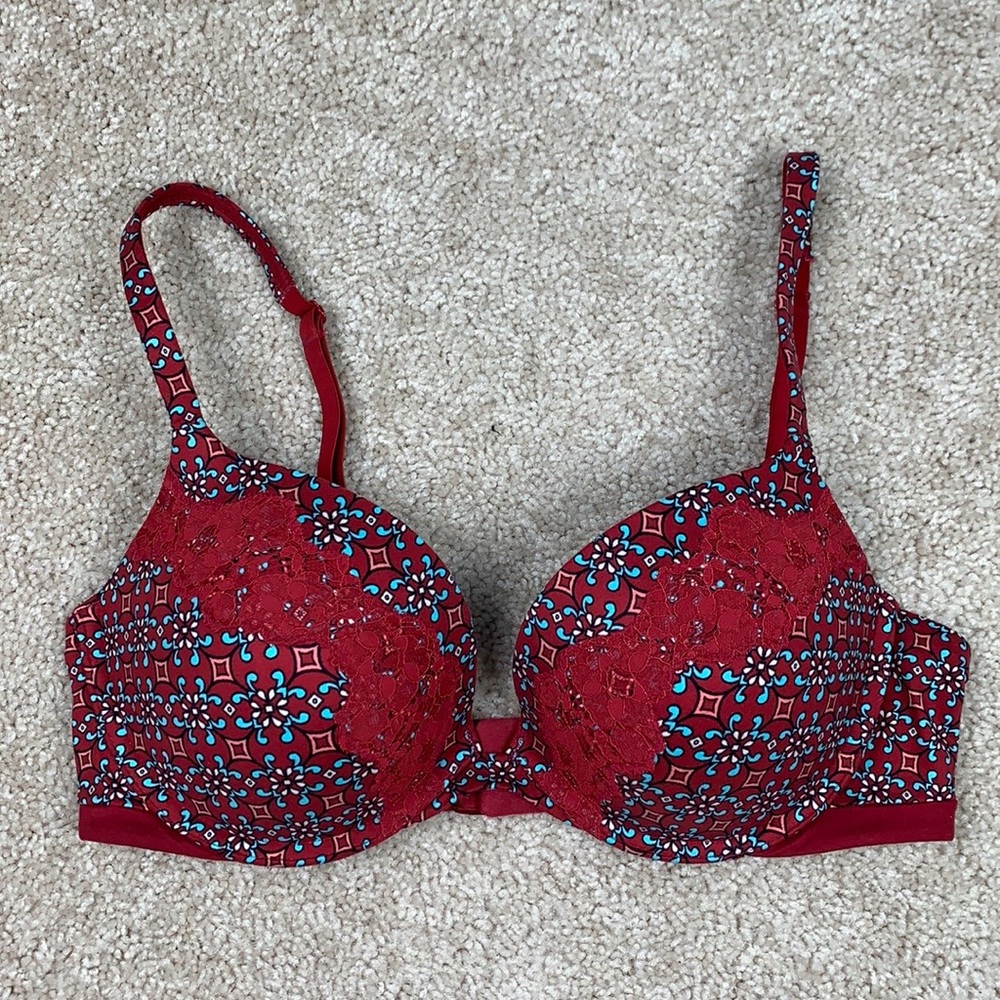 Victoria’s Secret red body by Victoria push up bra